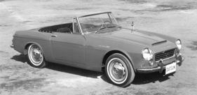 Datsun 1600 Sports (1965) – mit dem 1,6-Liter-Motor kamen auch Scheibenbremsen vorn und grössere Räder