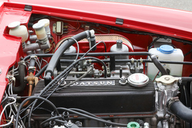 Würde nicht "Datsun" auf dem Ventildeckel stehen, könnte man den Motor auch für einen Engländer halten