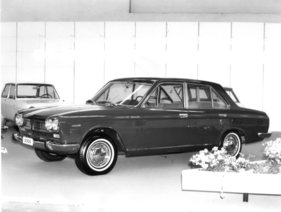 Datsun 2000 (1967) - etwa so gross wie ein Opel Commodore, mit Sechszylinderkraft gut für 150 km/h - Genfer Autosalon 1967