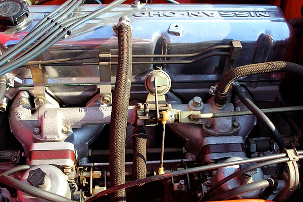 Datsun 240 Z (1974) - Zwei SU-Vergaser befüllen den nicht querstrom-beatmeten Reihensechszylinder