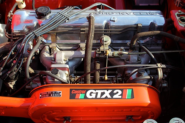 Datsun 240 Z (1974) - der Reihensechszylindermotor ist längs eingebaut