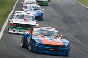 Bild Datsun 240GT (1972) - Youngtimer Touring Car Challenge (YTCC) - Masters Historic Festival Brands Hatch 2018