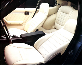 Datsun 260 Z (1977) - Interieur der 2+2-plätzigen Variante