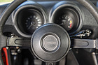 Datsun 260 Z 2+2 (1977) - Datsun-Schriftzug in der Lenkradnabe