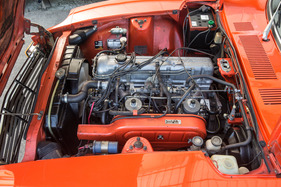 Datsun 260 Z 2+2 (1977) - längs eingebauter Reihen-Sechszylinder