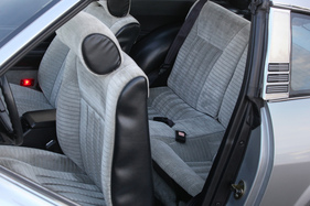 Datsun 280 ZX (1982) - hinten mehr Platz als erwartet, aber trotzdem eher für Kinder als für Erwachsene