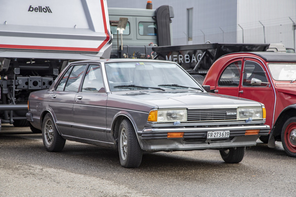 Datsun Bluebird 1.8 GL (1982) – seltener Anblick auf dem Besucherparkplatz – Swiss RetroMecanika 2023