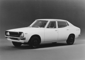 Datsun Cherry 120A F-II (1976) - 4-türige Limousine für Europa