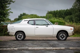 Datsun FII 120A Coupé (1977) - als Lot 746 angeboten anlässlich des Iconic Auctioneers "Silverstone Festival Classic Sale" am 25./26. August 2023