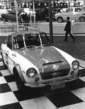 Datsun Fairlady 2000 Racing Special (1968) – Werksseitig wurden auch Umrüstsätze für den Motorsport angeboten – Tokyo Motor Show 1968