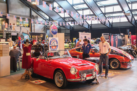 Bild Datsun Fairlady Sports (1966) - viel bewundert auf dem Stand es Datsun Club Schweiz - Swiss Classic World Luzern 2021