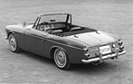 Datsun Sports 1500 (1965) - Übergangsmodell 1965: schon mit dem neuen Armaturenbrett, aber noch den kleinen 13-Zoll-Rädern mit vollflächigen Abdeckungen