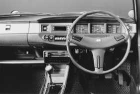 Datsun Sunny 1200 GL (1974) – Cockpit der GL-Ausstattungsvariante
