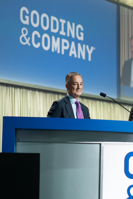 David Gooding anlässlich der Pebble Beach Versteigerung 2021