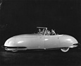 Davis Divan (1948) – Vier Passagiere passen nebeneinander auf die Sitzbank