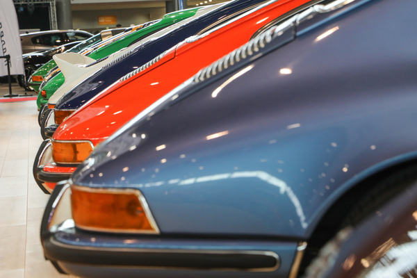 Image: A duck tail stands out in between: the rear views of the Porsche 911 at "Boxer Motor" - Retro Classics Stuttgart 2023