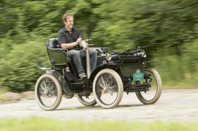 De Dion Bouton 5HP Motorette (1901) - offered as lot 280 at the Bonhams Amelia Island sale on March 7, 2019