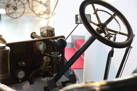De Dion-Bouton Tourenwagen (1909) - im Verkehrszentrum des Deutschen Museums