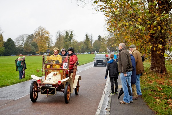 De Dion Bouton Two-seater (1904) - am Bonhams London to Brighton Veteran Car Run 2014
