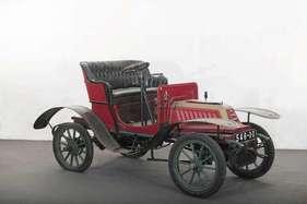 De Dion Bouton Type Q "populaire" (1904) - as lot 303 at the Artcurial auction on the occasion of the Rétromobile in Paris 2018