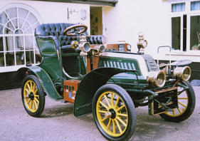 De Dion Buton Model Y 6hp Two-seater (1904) - as lot 308 at the Bonhams London to Brighton Run auction on November 1, 2019