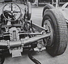 De Dion-Rohr klassisch, hinter der Achse beim Mercedes W125 von 1938 - gut sichtbar die vertikale Gleitschiene am Differential