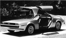 De Lorean DMC-12 (1979) - Vorserienprototyp mit offenen Flügeltüren