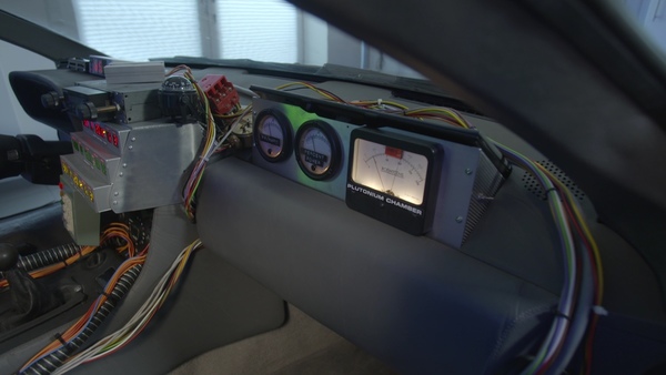 De Lorean DMC-12 (1982) - Filmauto-Replika - Anzeige für die Temparatur der Plutonium-Brennkammer