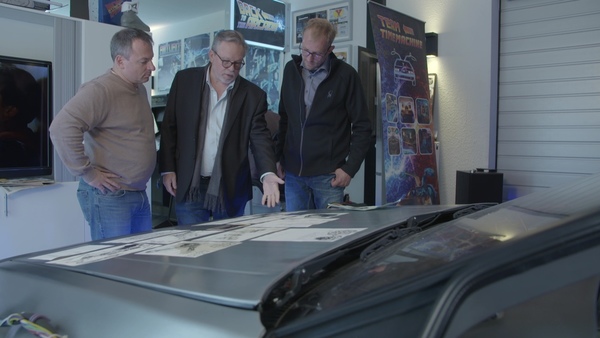 De Lorean DMC-12 (1982) - Filmauto-Replika - Kevin Pike erklärt seine Planzeichnungen von damals
