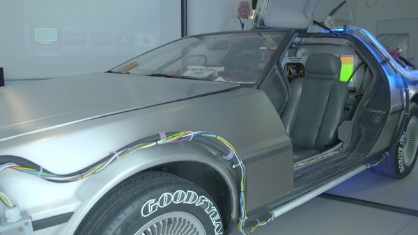 De Lorean DMC-12 (1982) - Filmauto-Replika - auch im Film wurden keine neuen Autos verwendet