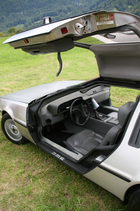 De Lorean DMC-12 (1982) - Interieur eines Fahrzeugs in der Schweiz - aufgenommen 2007 (1982)