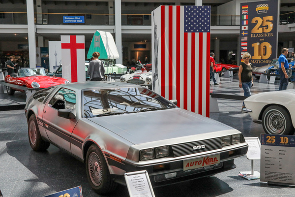 De Lorean DMC-12 (1982) - in der Sonderschau "25 Autos aus 10 Nationen" - Klassikwelt Bodensee 2024