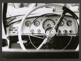 De Soto Fireflite 2-Door Sportsman (1956) – Cockpit mit neuer Drucktasten-Automatik auf dem Pariser Salon