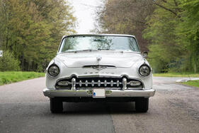 De Soto Fireflite Convertible (1955) – Dies war der letzte Jahrgang mit den typischen Chromzähnen im Grill