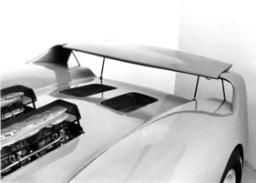 De Tomaso 5000 (1967) - beim Fünfliterprototyp setzt man auf einen Ford V8 und ein starres Luftruder - Genfer Autosalon 1967