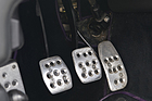 De Tomaso Guará (1998) - gelochte Aluminium-Pedalerie