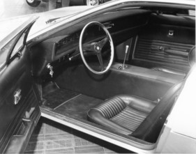 De Tomaso Mangusta (1966) - Interieur des auf dem Turiner Autosalon von 1966 ausgestellten Wagens aus der Schmiede Ghia