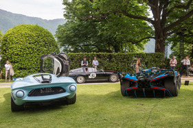 De Tomaso P72 (2022) neben dem Bugatti Bolide (2020) bei den modernen Prototypen und Konzeptfahrzeugen - Concorso d'Eleganza Villa d'Este 2022