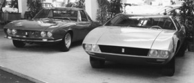 De Tomaso Pampero (1967) - neben dem Mangusta Spider 5000 - auf dem Stand von Ghia