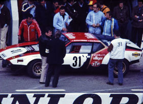 De Tomaso Pantera (1972) mit Startnummer #31 in Le Mans 1972 - Escuderia Montjuich mit den Schweizer Rennfahrern Herbert Müller und Cox Kocher