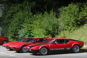 De Tomaso Pantera (1974) - mit Verbreiterungen, neben zivileren Versionen - V8- und I6-Hybrid-Treffen Kemptthal 2020
