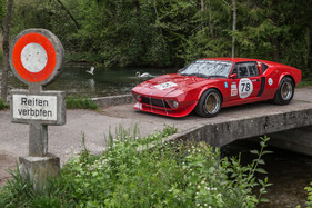 De Tomaso Pantera Gruppe 5 (1975) - "Reiten" gehört zum Pferd und erinnert damit an Ferrari, aber der Pantera stammte von der Konkurrenz De Tomaso Pantera Gruppe 5 (1975) - "Reiten" gehört zum Pferd und erinnert damit an Ferrari, aber der Pantera stammte von der Konkurrenz