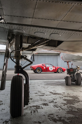 De Tomaso Pantera Gruppe 5 (1975) - das Flugzeug zeigt deutlich mehr Flügel als der Sportwagen