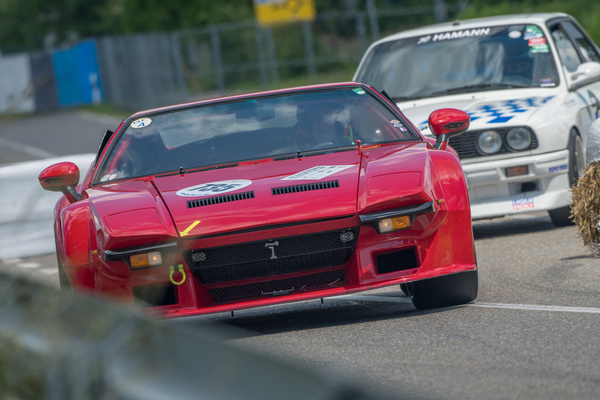Bild De Tomaso Panthera GT4 auf der 1,6km langen Hausstrecke namens ZF-Motodrom an der Motorworld Classics Bodensee 2018