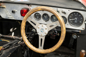 De Tomaso Sport 5000 Spyder Fantuzzi (1965) – Die essenziellen Informationen und eine grosse Schaltlampe für die Drehzahlgrenze