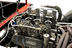 De Tomaso Sport 5000 Spyder Fantuzzi (1965) – Fast freie Sicht auf die Einlassventile