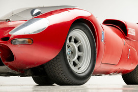 De Tomaso Sport 5000 Spyder Fantuzzi (1965) – Felgen im typschen de Tomaso-Design