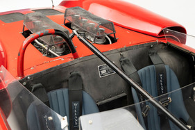De Tomaso Sport 5000 Spyder Fantuzzi (1965) – Für ernsthaften Motorsport dürfte der Bügel wohl heute zu schwach sein