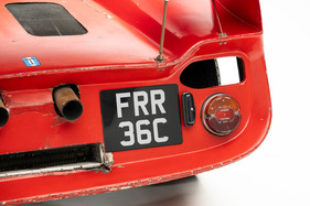 De Tomaso Sport 5000 Spyder Fantuzzi (1965) – Nummernschildbeleuchtung für die Strasse
