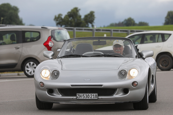 Bild: De la Chapelle Roadster (1996) - hierulande sehr rarer Mittelmotor-Roadster, gezeichnet vom Designer Bertrand Barré - Fantastic Plastic 2024